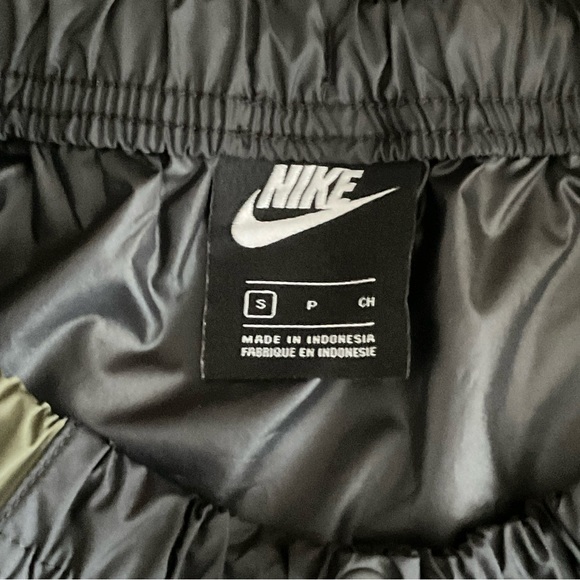 Nike Sportswear Women's Skirt Icon Clash Green Colorblock Sporty Small (K1) - Picture 8 of 9